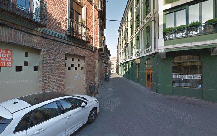 Mural 'León desde la luna"
