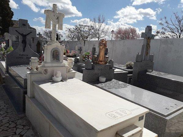 Cementerio Municipal de Cedillo del Condado