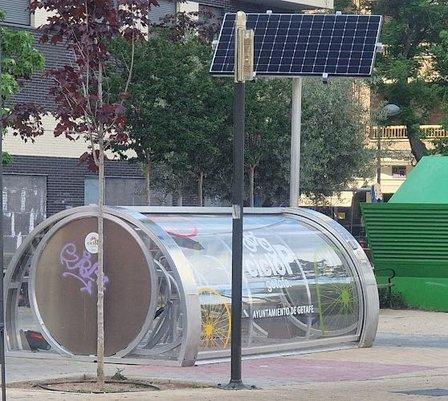 Aparcamiento de bicicletas y patinetes
