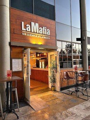 La Mafia se sienta a la mesa