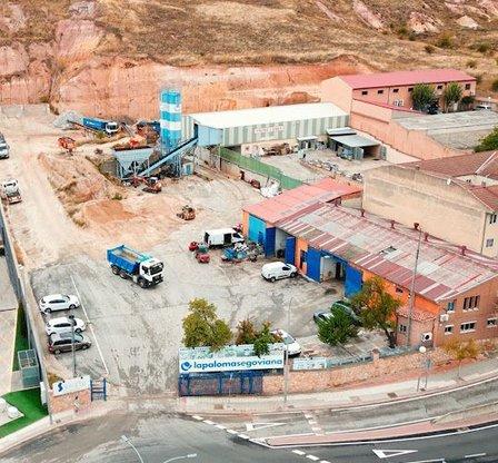 La Paloma Segoviana - Aridos, Contenedores y Excavaciones en Segovia