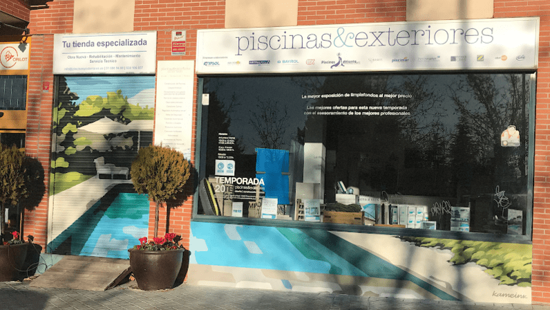 Piscinas y Exteriores