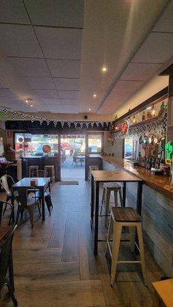 La Perreteria y Heladeria El Forastero