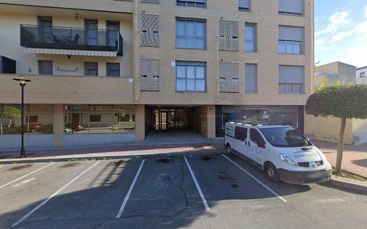 Portal Cuatro C/Marolo Perotas Urbanización Perotas