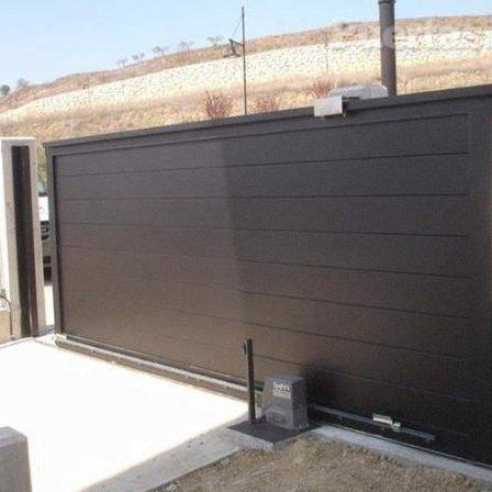 Puertas de garaje-cerrajeria ,Gadol S.L