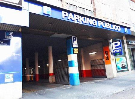 Cafeteria and public parking in Atocha Ruiz Group