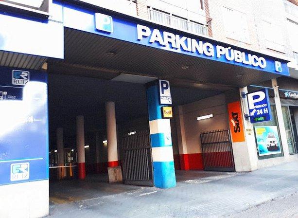 Cafeteria and public parking in Atocha Ruiz Group