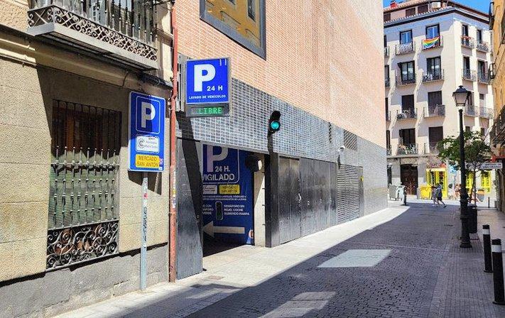 Parking Lot Mercado San Antón