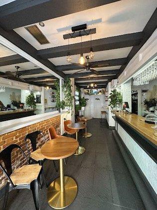 Los Rhinos café bar (Periodo deTraspaso)