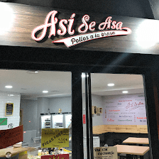 Así se Asa Pollos A La Brasa Pueblo Nuevo