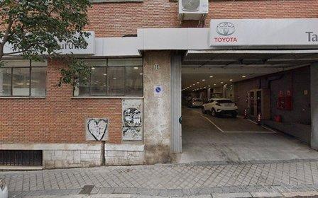 Parking Lot Maestro Alonso 18