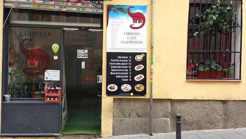 El dinosaurio todavía estaba allí