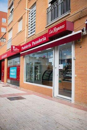 Los Reyunos. Pastelerías, Panaderías, Cafeterías - Sucursal El Soto.