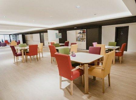 REFORMS AND INTERIOR DESIGN: ALICIA TABLE