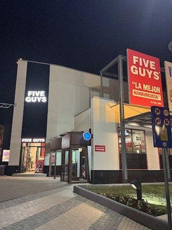 Five Guys Burgers and Fries Madrid Las Rozas