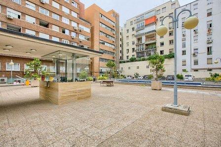 Parking Martínez Campos 42