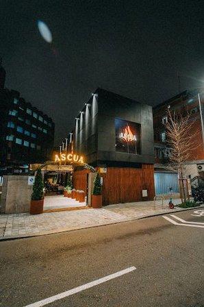 Ascua Asador Contemporáneo