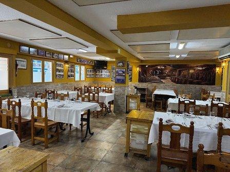 Mesón del Jamón Los Picos