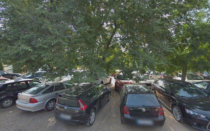 Parking (not free)