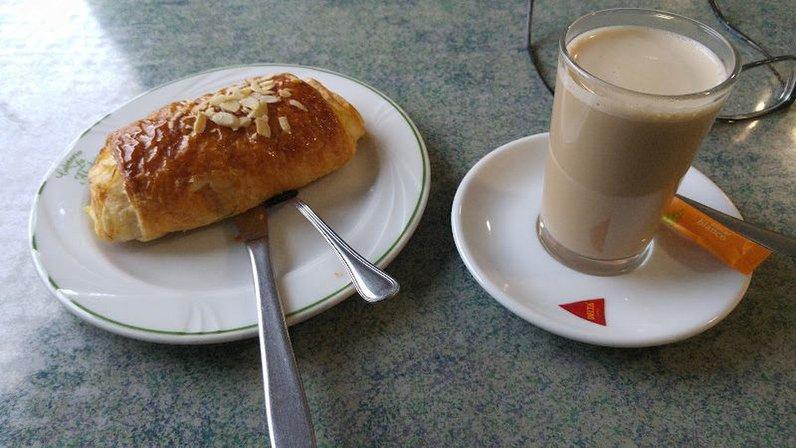 Pasteleria Panadería La Alcalaina