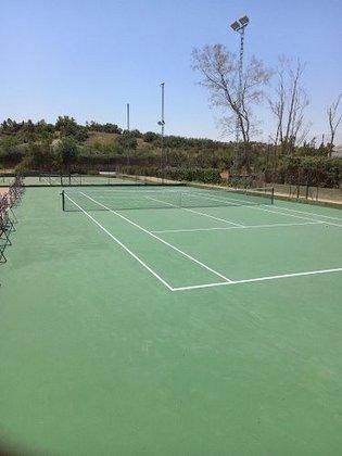 CENTRO DE TENIS Y PADEL LA BASTIDA