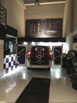 Gr6 Car Center