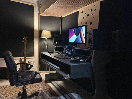 La Virgen Estudios
