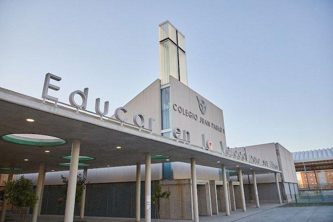 John Paul II Parla school