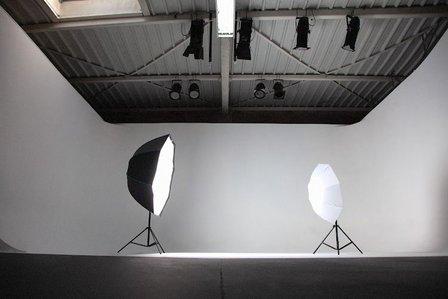ILUSSION ESTUDIO - Estudio de foto y video de alquiler en Fuenlabrada Madrid. Productora Audiovisual