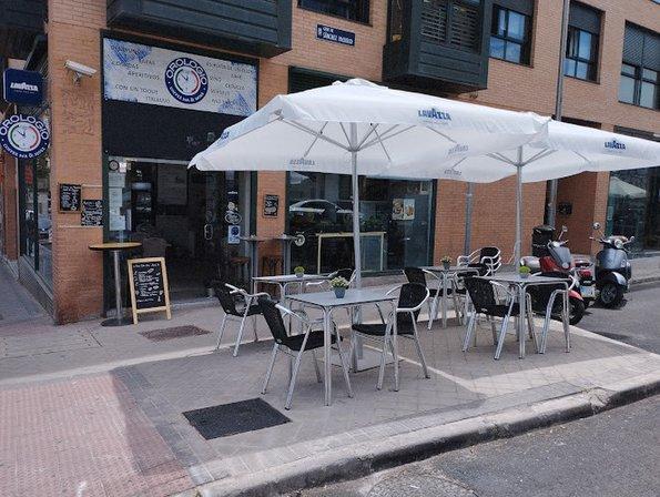 Orologio coffee bar pizzeria italiana