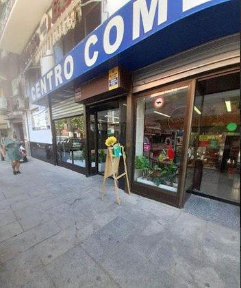 Mercado local Centro Comercial Loeches