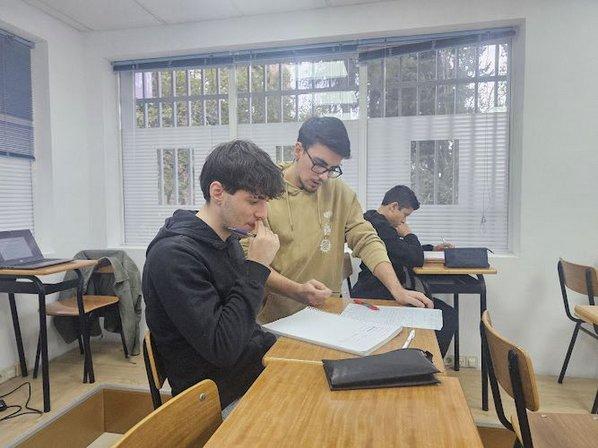 ACADEMIA NUEVO FUTURO (EVAU - MAYORES DE 25 - PCE -BACHILLERATO)