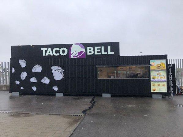 Taco Bell - Abierto solo en días de partido y eventos