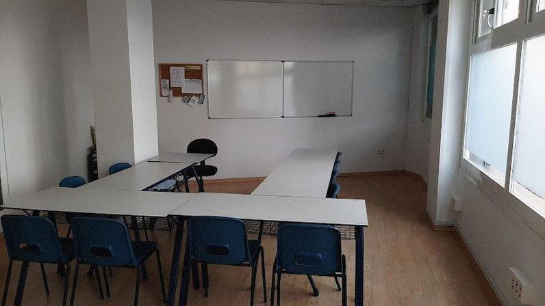 Academia Adelante