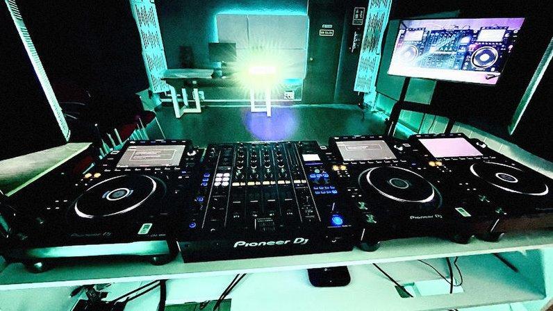 WARM UP Electronic Music Academy