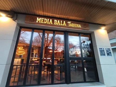 Media Bala Taquería