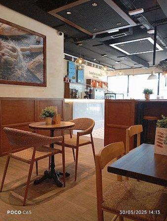 Santagloria Coffee & Bakery