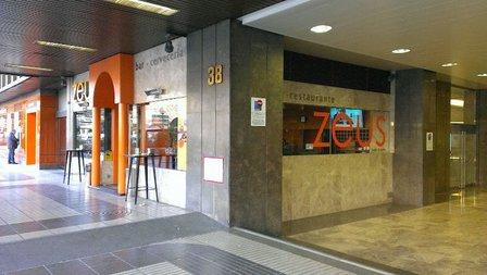 Zeus Bar