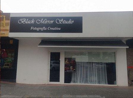 Black Mirror Studio - Fotografía de Familia, Embarazo, Recién Nacido, Smash Cake, Comuniones