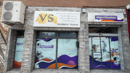 Academia Versus