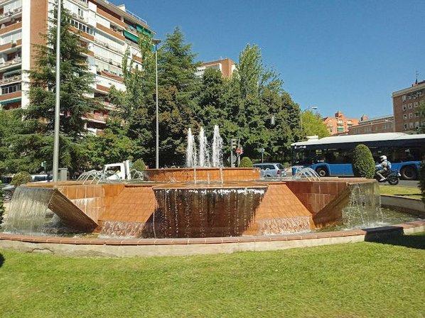 Fuente Plaza José Banús