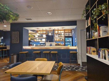 Madri Bar Cafe