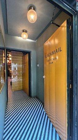 Blackmail Bar Madrid