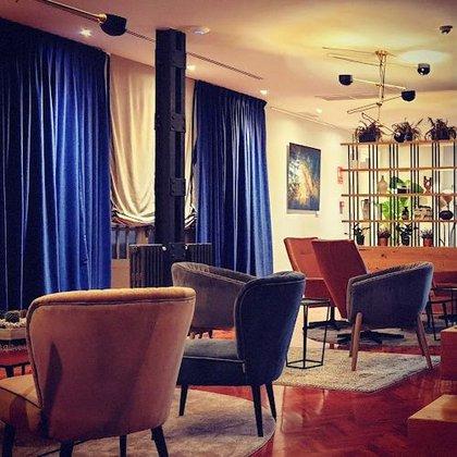 AROUND - Club Privado en Madrid