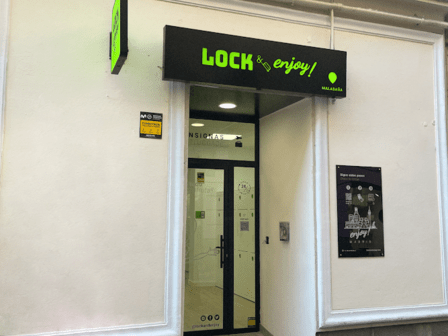 LOCK & enjoy! - Luggage Storage in Malasaña