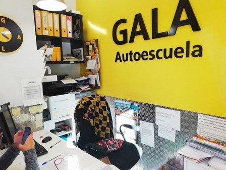 Autoescuela Gala - Barrio Blanco - Le atendemos en Av. Badajoz, 5