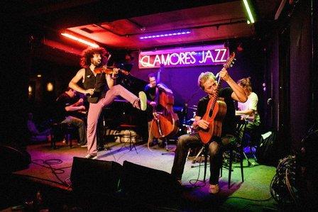 Clamores