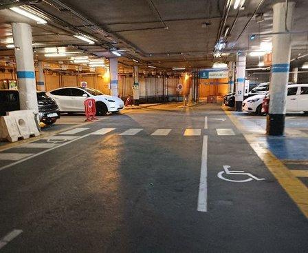 Public car park Jacinto Benavente