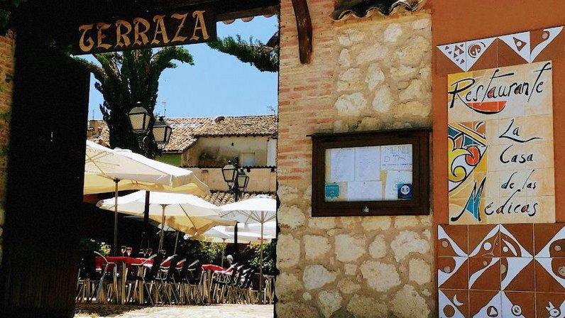 Restaurante y Casas Rurales "La Casa de las Médicas"