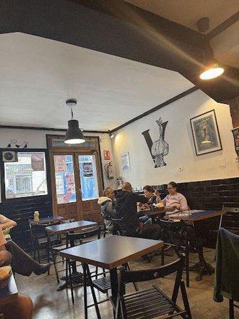 B13 bar